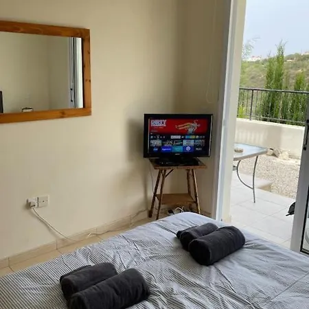 Διαμέρισμα 2 Bed Mountains And Costal Views With Pool Πάφος