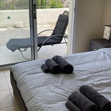 Διαμέρισμα 2 Bed Mountains And Costal Views With Pool *