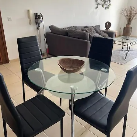 2 Bed Mountains And Costal Views With Pool Διαμέρισμα Πάφος